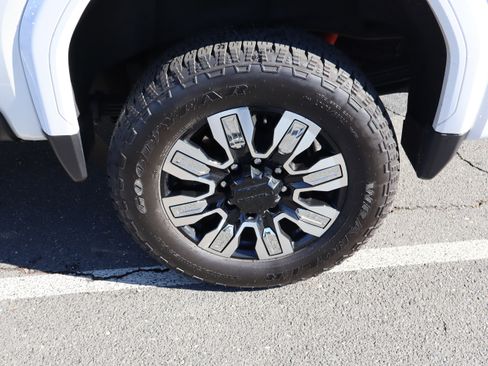 Used 2025 GMC Sierra 2500 Denali w/ Technology Package image 42