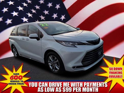 Used 2022 Toyota Sienna Limited image 1