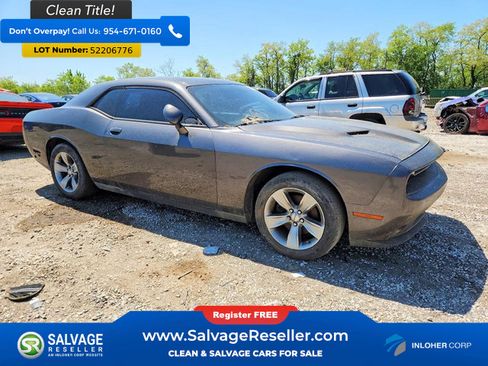 Used 2016 Dodge Challenger SXT RWD image 5