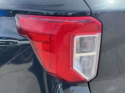 Certified 2022 Ford Explorer XLT w/ Equipment Group 202A AWD/4WD image 6