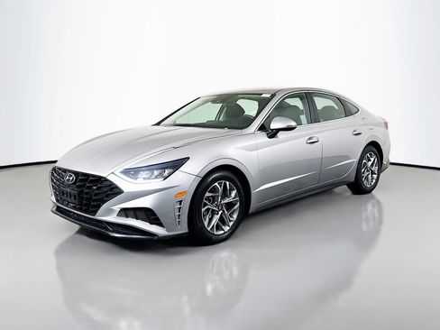Used 2020 Hyundai Sonata SEL w/ Cargo Package FWD image 4