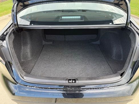 Used 2025 Toyota Corolla LE image 6