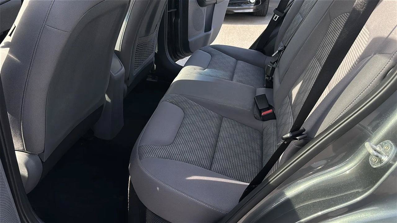 Used 2018 Kia Niro LX FWD image 24