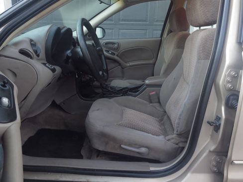 Used 2003 Pontiac Grand Am SE image 10