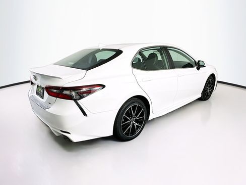 Used 2021 Toyota Camry SE w/ Carpet Mat Package (TMS) image 9