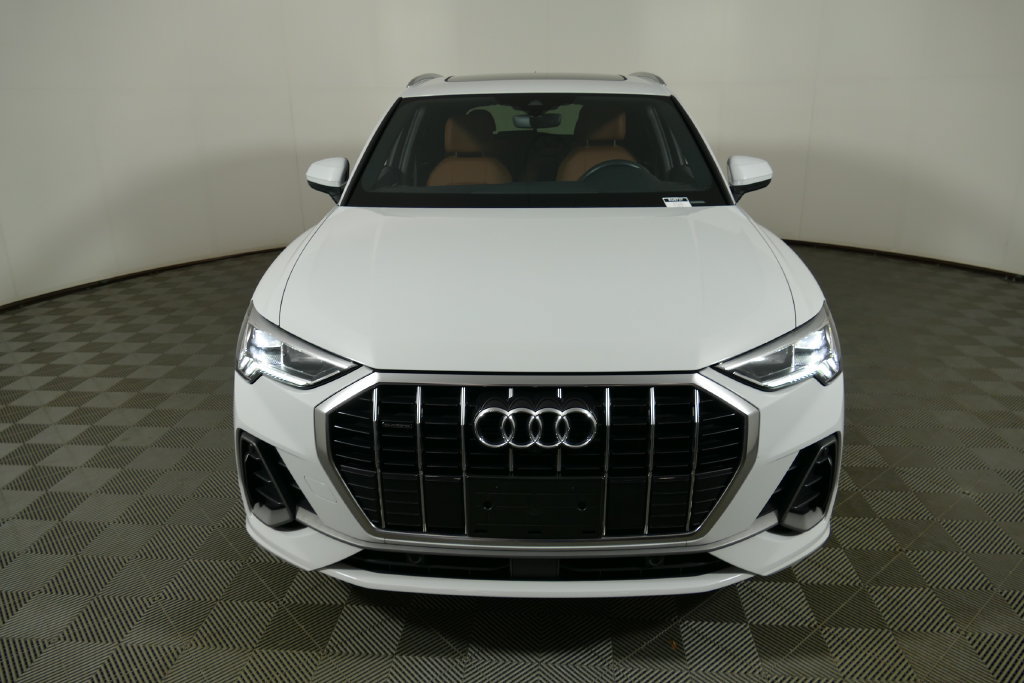 Used 2023 Audi Q3 2.0T Premium Plus w/ Premium Plus Package AWD/4WD image 8