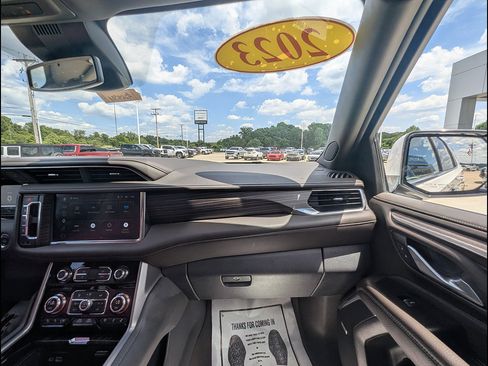 Used 2023 GMC Yukon XL Denali w/ LPO, Floor Liner Package AWD/4WD image 4