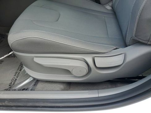 Certified 2025 Hyundai Elantra SEL w/ Cargo Package image 12