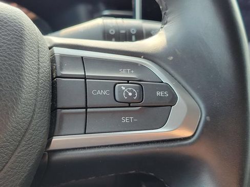Used 2022 Jeep Compass Latitude AWD/4WD image 17