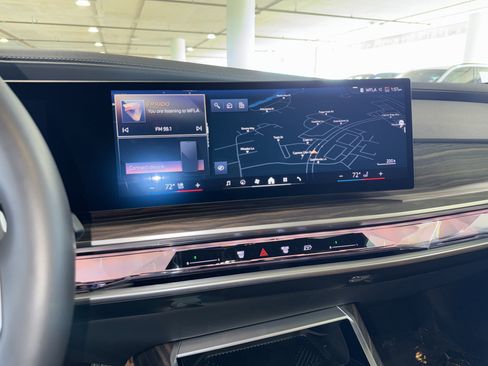 Used 2025 BMW 740i xDrive image 28