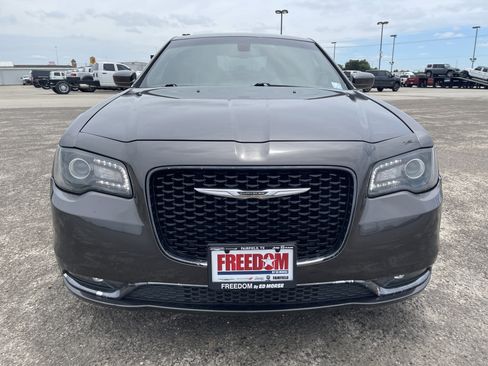 Used 2020 Chrysler 300 S RWD image 9