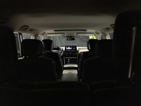 Used 2024 Nissan Armada SL w/ Captain's Chairs Package AWD/4WD image 18