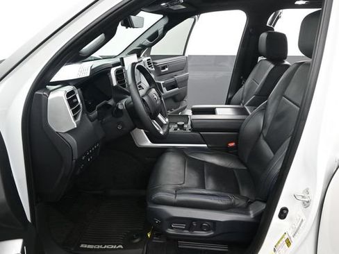 Used 2025 Toyota Sequoia Platinum AWD/4WD image 13