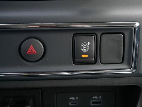 Certified 2024 Nissan Titan SV w/ SV Convenience Package image 21