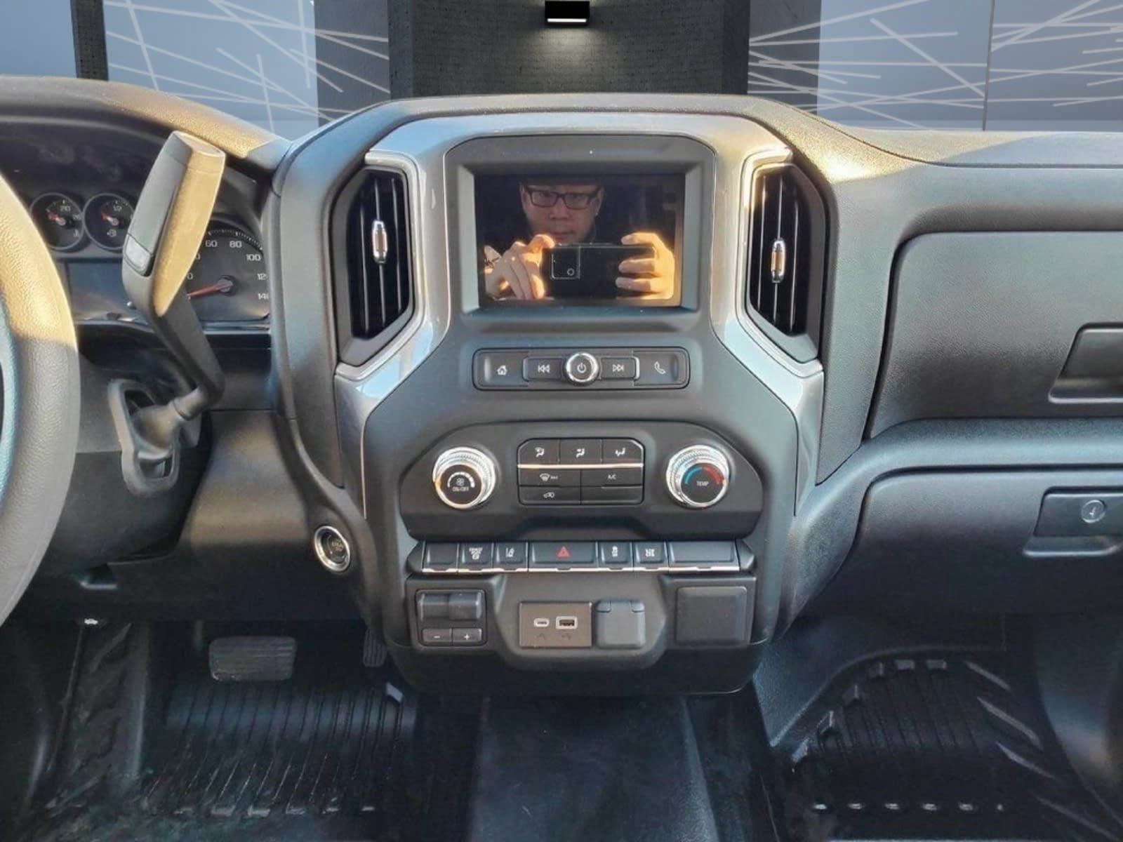Used 2024 GMC Sierra 3500 Pro AWD/4WD image 14