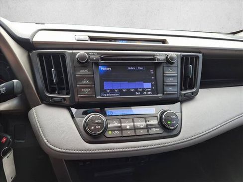 Used 2013 Toyota RAV4 XLE FWD image 10