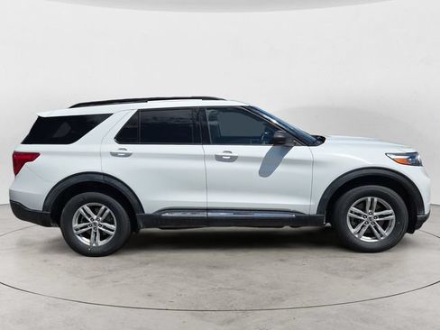 Used 2023 Ford Explorer XLT w/ Equipment Group 202A AWD/4WD image 6