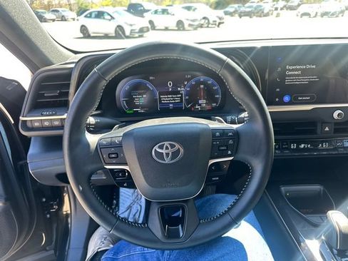 Used 2025 Toyota Crown Signia AWD/4WD image 35