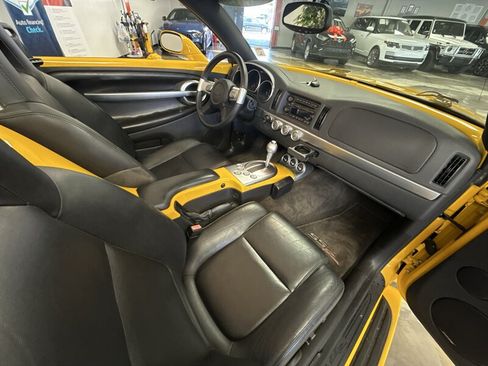 Used 2004 Chevrolet SSR w/ Preferred Equipment Group RWD image 23