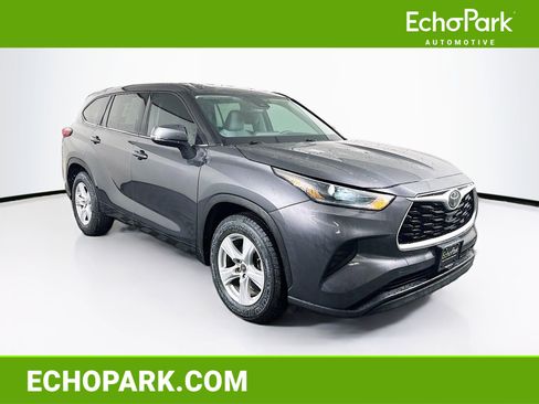 Used 2021 Toyota Highlander L image 1