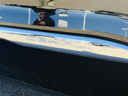 Certified 2023 GMC Acadia Denali w/ Black Diamond Edition image 12