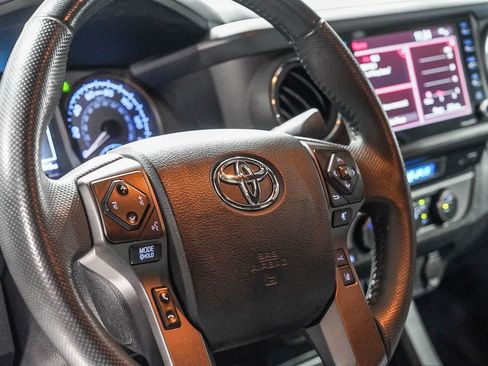 Certified 2023 Toyota Tacoma TRD Off-Road AWD/4WD image 20