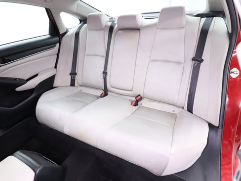 Used 2018 Honda Accord LX image 19