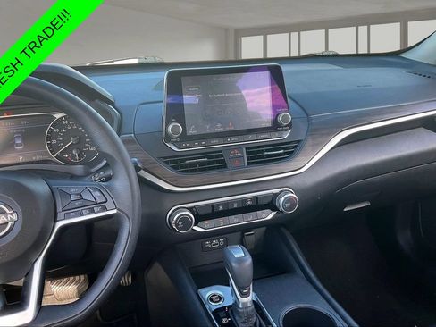 Used 2025 Nissan Altima 2.5 SV FWD image 9