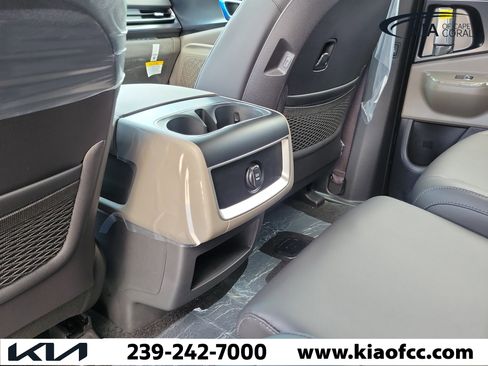 New 2026 Kia Carnival FWD image 13
