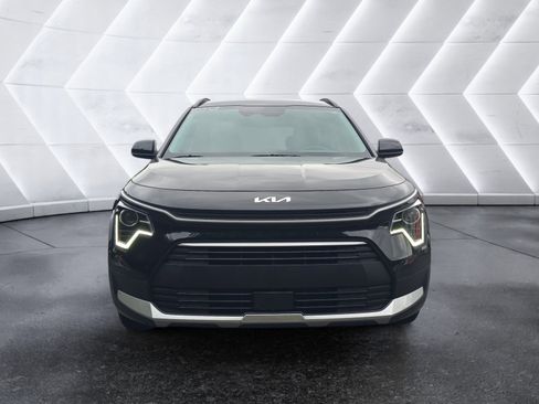 Used 2025 Kia Niro EX FWD image 8