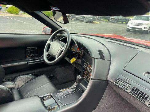 Used 1992 Chevrolet Corvette Convertible RWD image 9