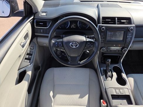 Used 2017 Toyota Camry LE image 4