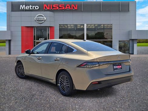 New 2026 Nissan Sentra SV w/ SV Convenience Package FWD image 4