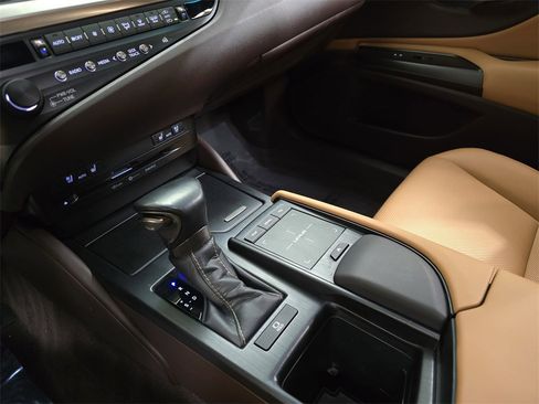 Used 2019 Lexus ES 350 image 27