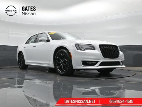 Used 2022 Chrysler 300 Touring L w/ Popular Equipment Group AWD/4WD image 41