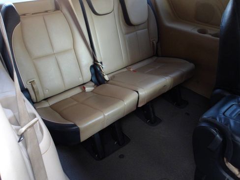 Used 2017 Kia Sedona LX w/ LX Essentials Premium Package image 25