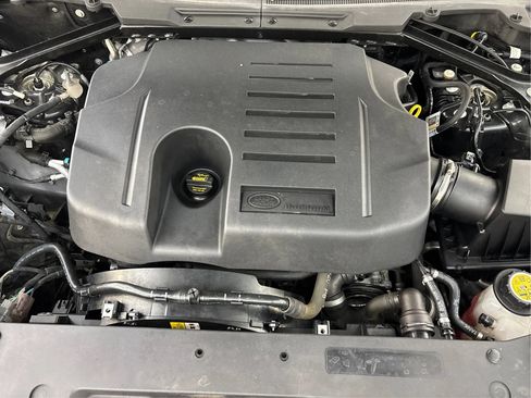 Used 2021 Land Rover Defender 110 X-Dynamic SE AWD/4WD image 29