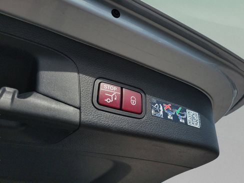 New 2026 Mercedes-Benz GLS 580 4MATIC image 6