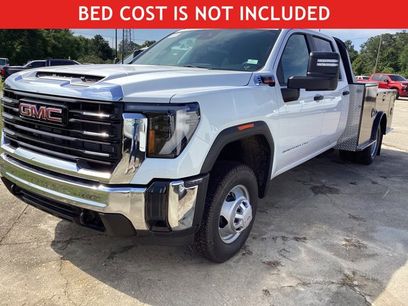 New 2025 GMC Sierra 3500 Pro w/ Convenience Package