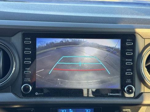 Certified 2022 Toyota Tacoma TRD Off-Road image 19