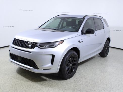 Used 2025 Land Rover Discovery Sport S image 4