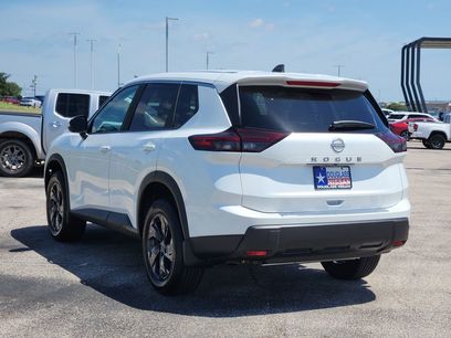 New 2026 Nissan Rogue SV