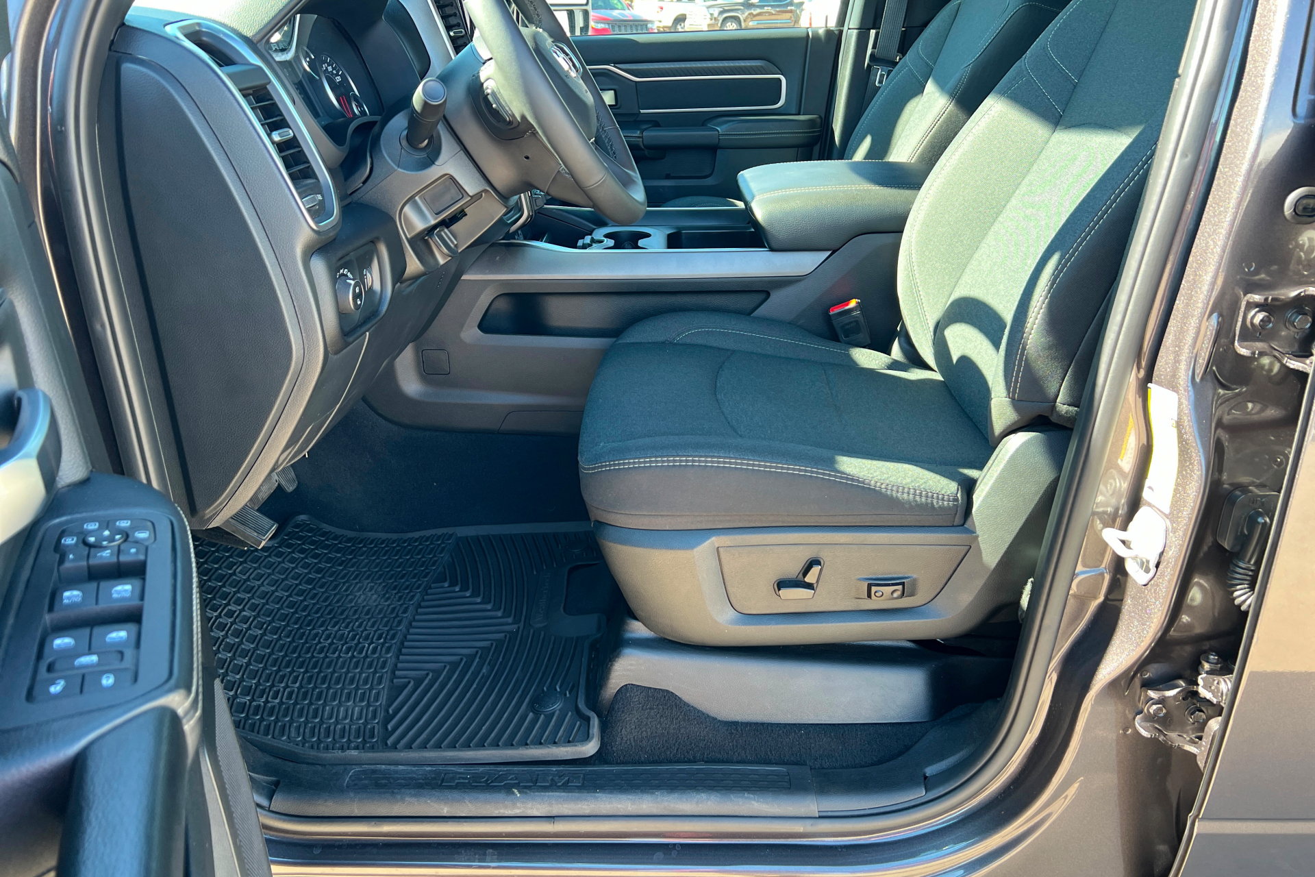 Used 2025 RAM 2500 Big Horn AWD/4WD image 18