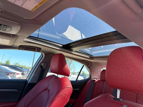 Used 2018 Toyota Camry XSE FWD image 17