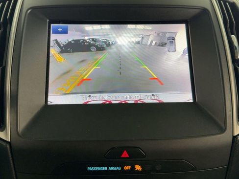 Used 2020 Ford Edge SEL image 24