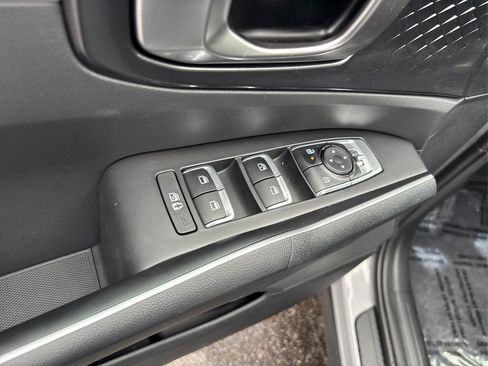 Certified 2025 Kia Sorento S w/ Panoramic Sunroof Package image 32