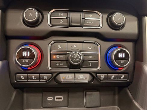 Used 2024 Chevrolet Tahoe Premier w/ Advanced Technology Package image 45