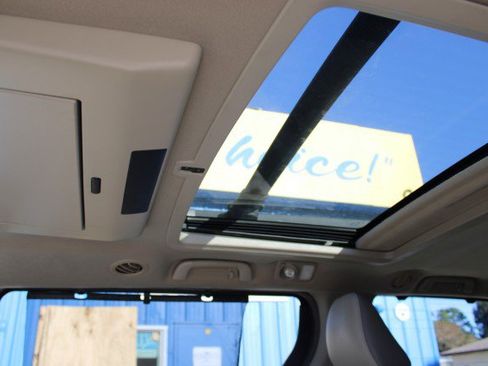 Used 2014 Toyota Sienna Limited w/ Limited Premium Package image 30