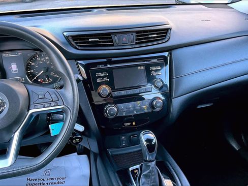 Used 2017 Nissan Rogue S image 6