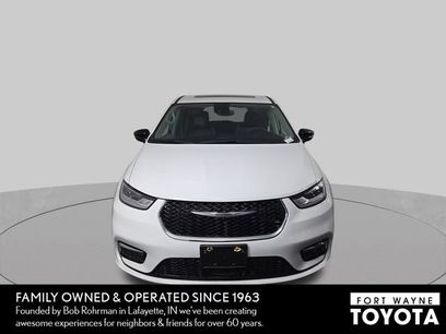 Used 2024 Chrysler Pacifica Limited
